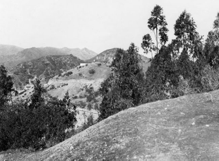 Illustration for article titled Before the Hollywood Sign Found Fame, Others Signs Dotted LA's Hillsides
